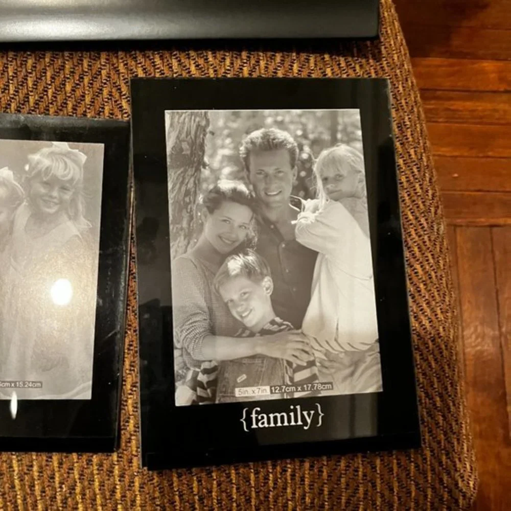 Picture Frame with a Slide-In Base / Holds two 4X6 photos and one 5X7 phone (new